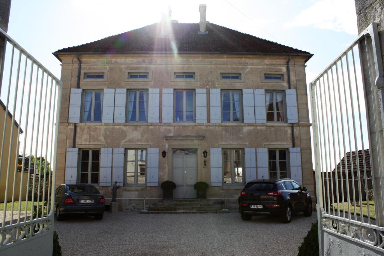 Le Vieux Presbytere Confracourt 외부 사진