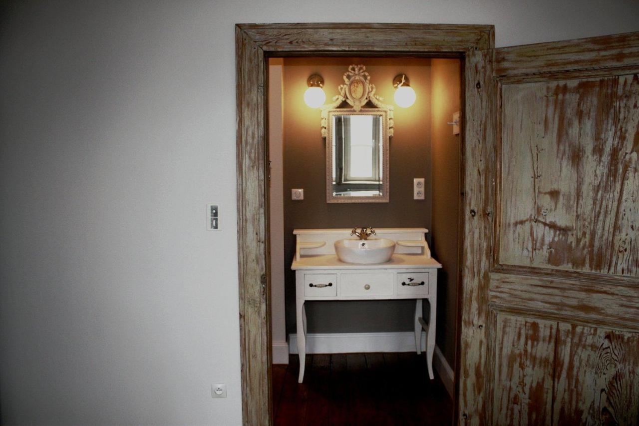 Le Vieux Presbytere Confracourt 외부 사진